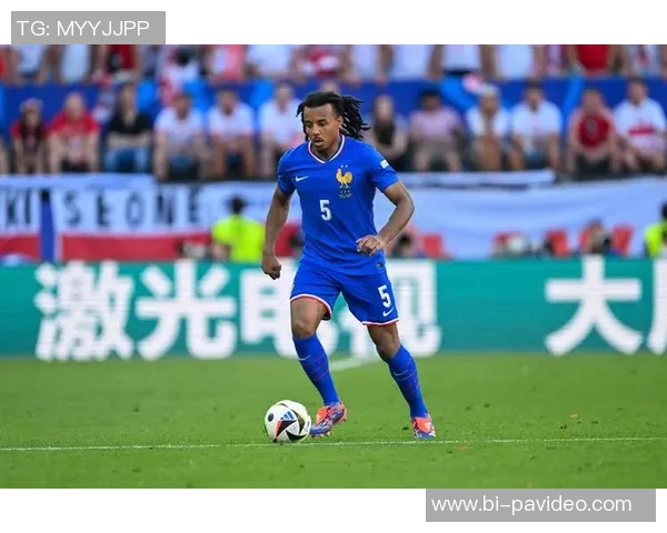 中国记者骆明所有奖项投票：金球奖登贝莱、雅辛奖多纳鲁马