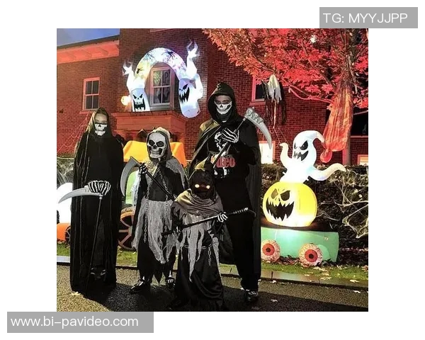 我来收你来了，万圣节B费全家装扮成死神
